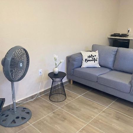 Place2Cu-Studio Apartment Willemstad Luaran gambar