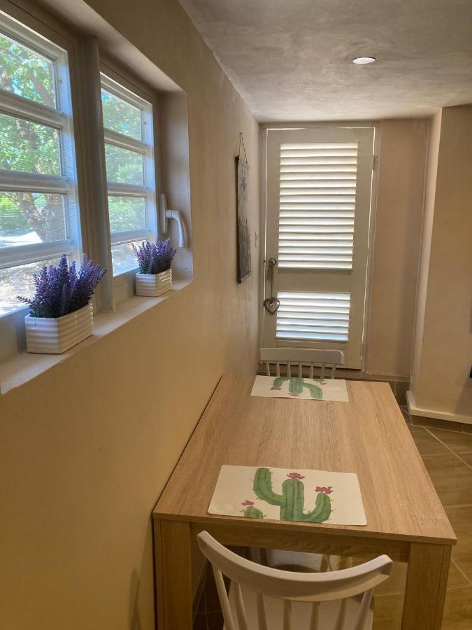 Place2Cu-Studio Apartment Willemstad Luaran gambar